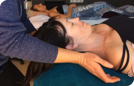 Formation en massage cranio facial scapulaire énergétique - Eloise Mercier